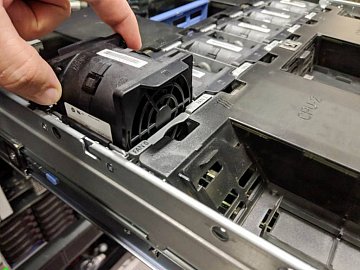 Вентиляторы с горячей заменой (Hot-Swap): обязательная опция или излишество?